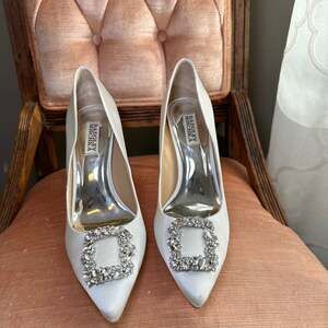 Badgley Mischka Cher Crystal Embellished Pointed Toe Evening Pump